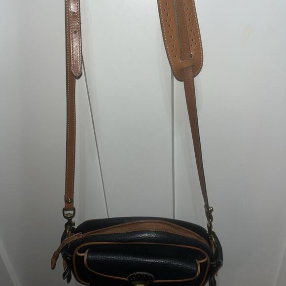 ULTRA RARE Vintage Dooney & Bourke Kilty Bag Black & Tan - Picture 7 of 14